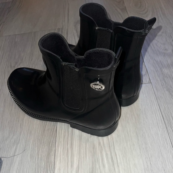 Michael Kors Rain Boots size 8 - Picture 2 of 9